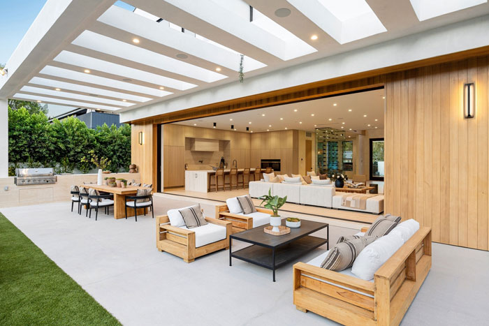 Design Tips from the Experts For Indoor-Outdoor Living on the Gold Coast